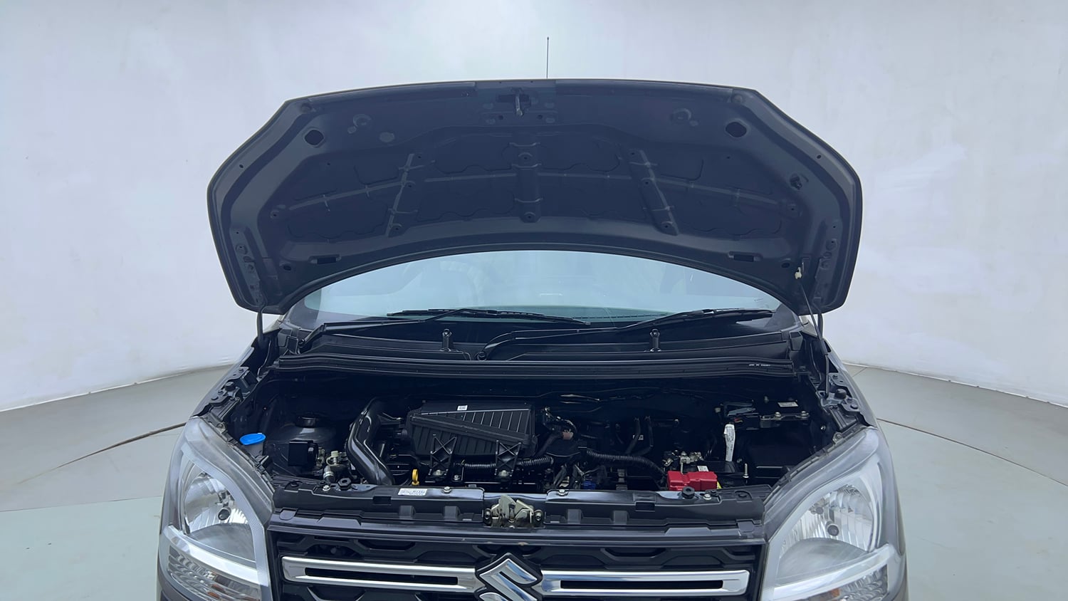 Used 2023 Maruti Suzuki Wagon R VXI 1.0 Petrol Manual engine ENGINE & BONNET OPEN FRONT VIEW