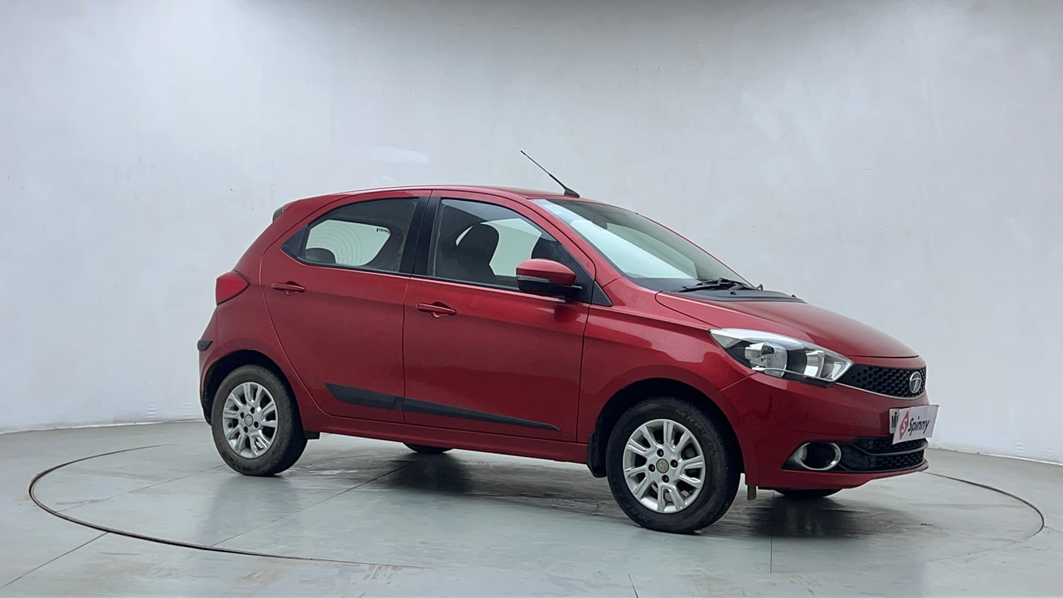 Used 2018 Tata Tiago Revotron XZA Petrol Automatic exterior RIGHT FRONT CORNER VIEW