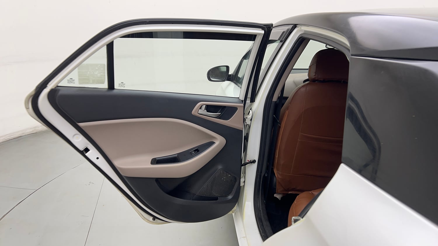 Used 2019 Hyundai Elite i20 Magna Plus 1.2 Petrol Manual interior LEFT REAR DOOR OPEN VIEW