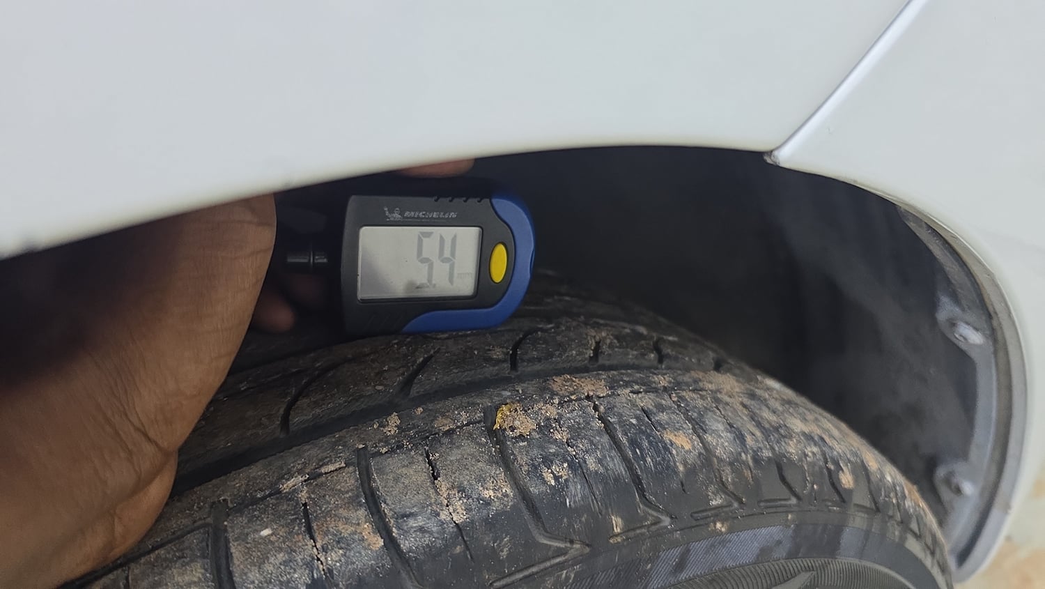 Used 2018 Volkswagen Polo Highline Plus 1.0 (P) 16 Alloy Petrol Manual tyres RIGHT FRONT TYRE TREAD VIEW