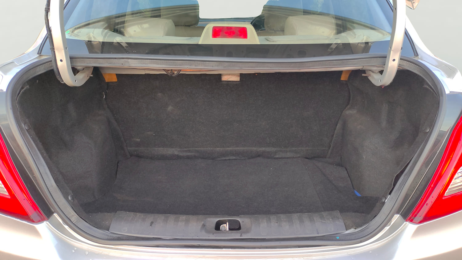 Used 2015 Maruti Suzuki Swift Dzire VXI Petrol Manual interior DICKY INSIDE VIEW