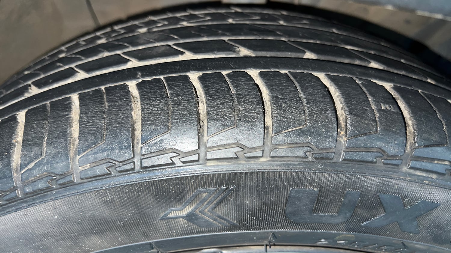 Used 2024 Hyundai Creta N-Line N10 1.5 Turbo DCT Petrol Automatic tyres RIGHT FRONT TYRE TREAD VIEW