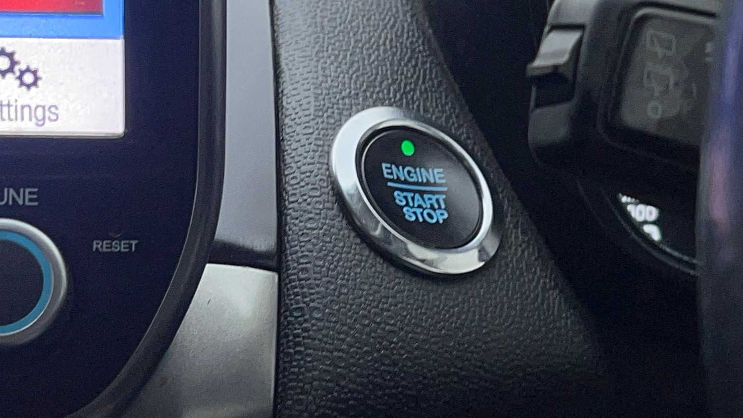 Used 2021 Ford EcoSport Titanium 1.5L Ti-VCT Petrol Manual top_features Keyless start