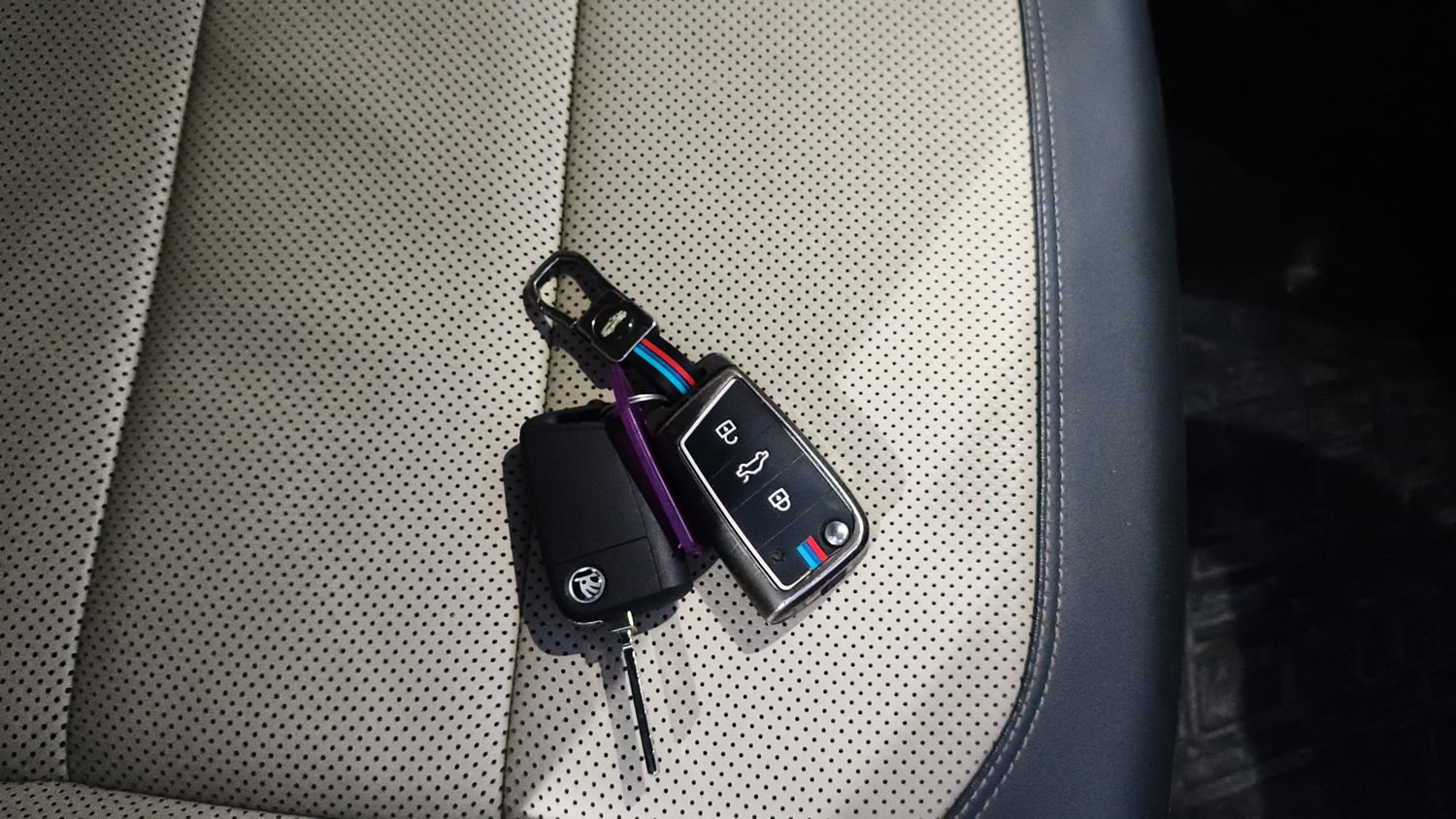 Used 2022 Skoda Slavia Style 1.0L TSI MT Petrol Manual extra CAR KEY VIEW