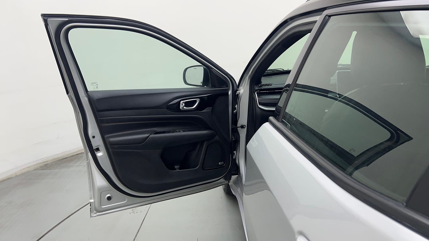 Used 2022 Jeep Compass Model S (O) 1.4 Petrol DCT Petrol Automatic interior LEFT FRONT DOOR OPEN VIEW
