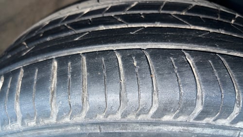 Used 2023 Hyundai i20 Sportz 1.2 IVT Petrol Automatic tyres RIGHT FRONT TYRE TREAD VIEW