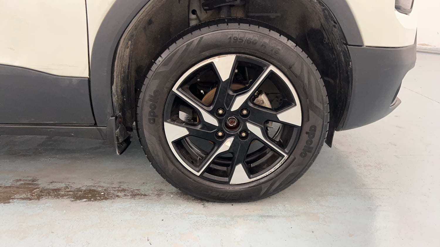 Used 2023 Tata Punch Creative Dual Tone Petrol Manual tyres RIGHT FRONT TYRE RIM VIEW
