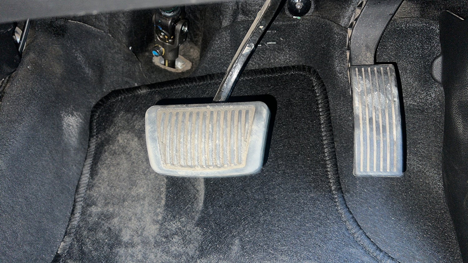 Used 2014 Hyundai Grand i10 Sportz AT 1.2 Kappa VTVT Petrol Automatic interior PEDALS VIEW