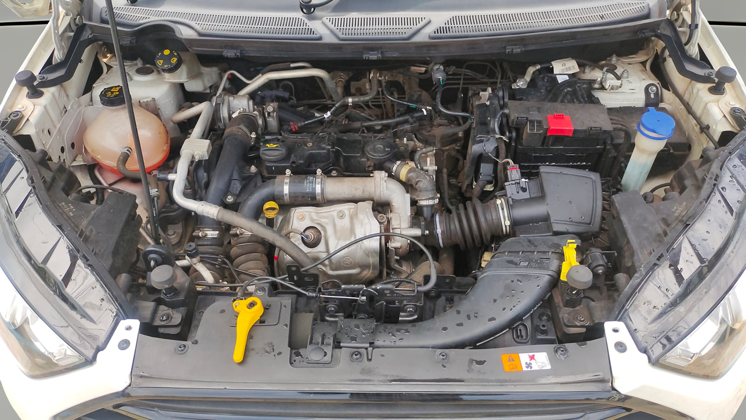 Used 2020 Ford EcoSport Ambiente 1.5L TDCi Diesel Manual engine ENGINE & BONNET OPEN FRONT VIEW