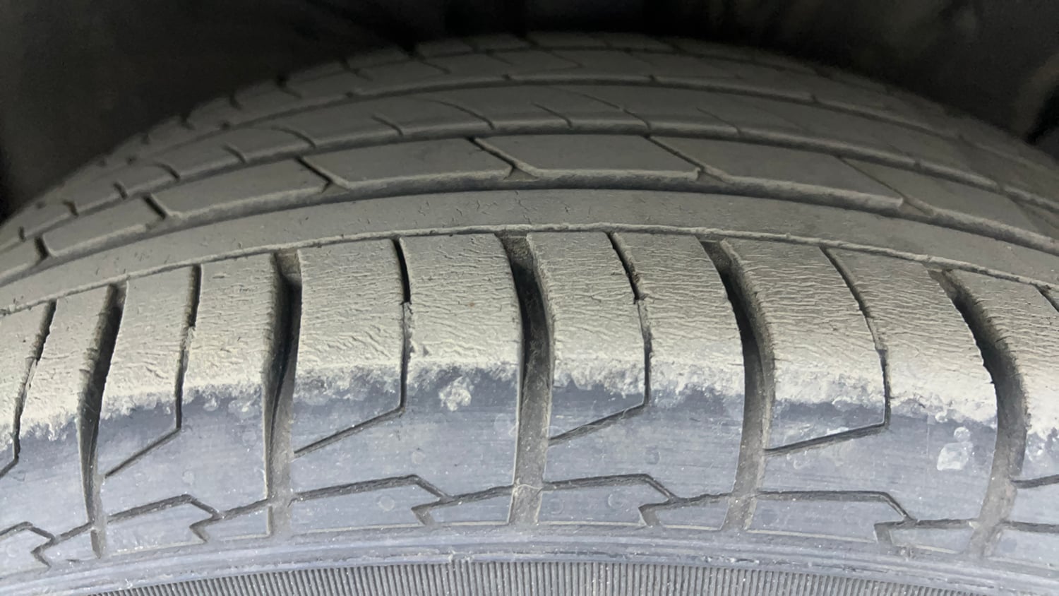 Used 2017 Hyundai Creta 1.6 SX Plus Petrol Special Edition Petrol Manual tyres RIGHT FRONT TYRE TREAD VIEW
