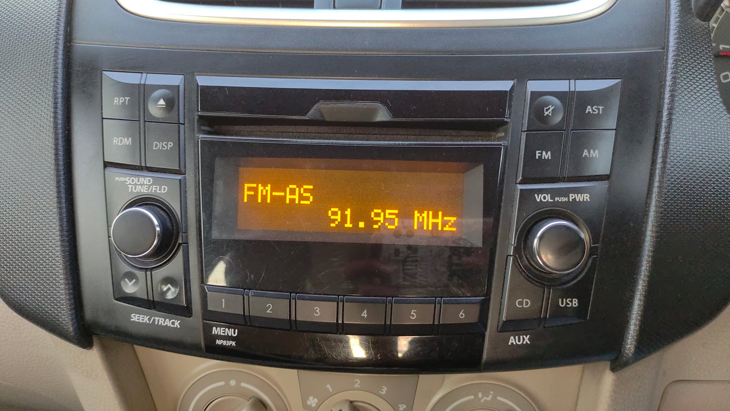 Used 2015 Maruti Suzuki Swift Dzire VXI Petrol Manual top_features Integrated (in-dash) music system
