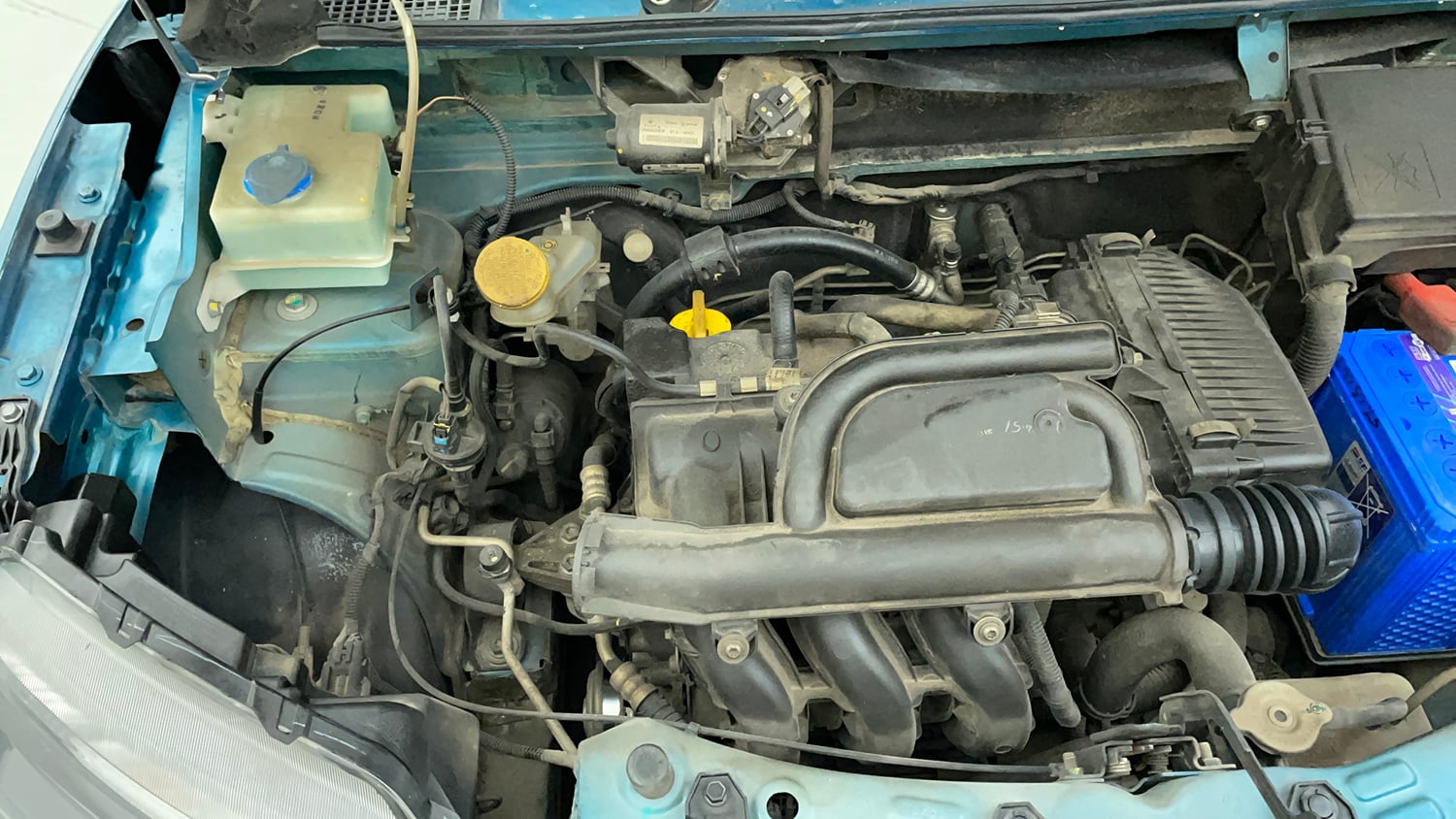 Used 2022 Renault Kwid RXT 1.0 AMT Petrol Automatic engine ENGINE RIGHT SIDE VIEW