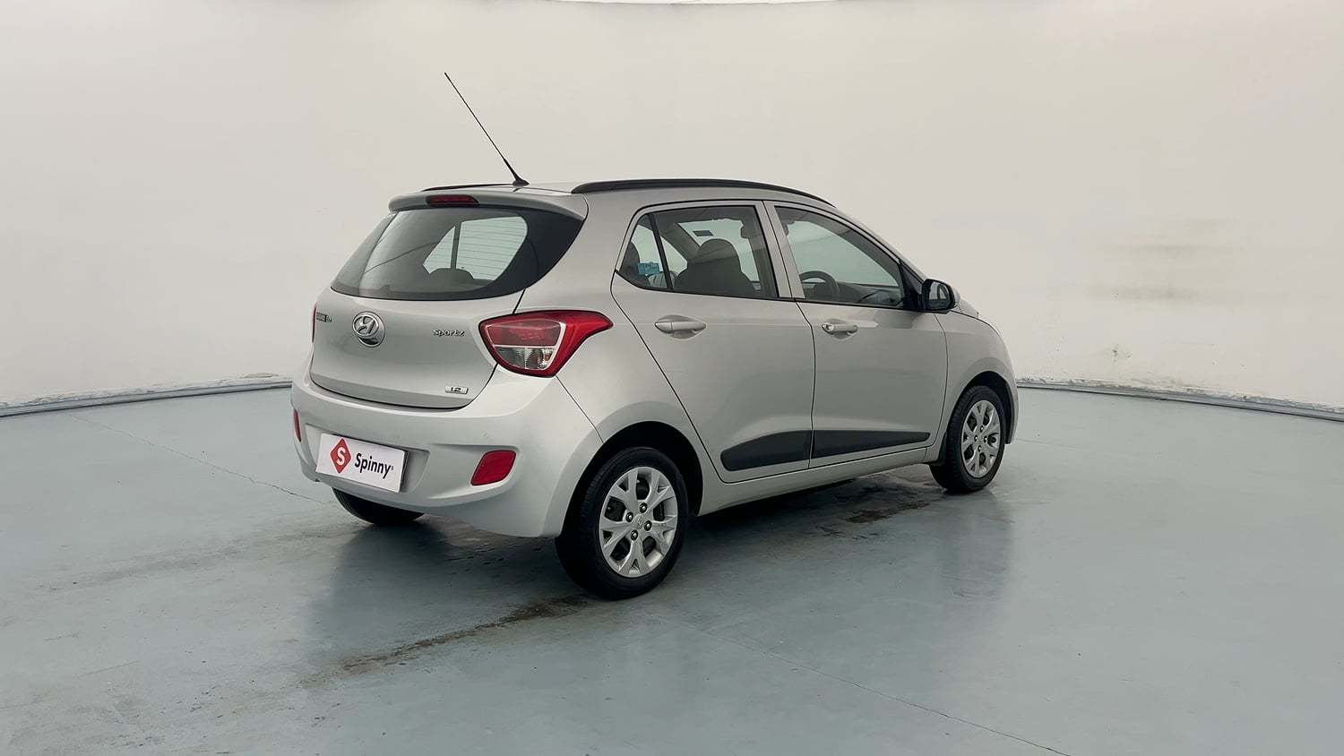 Used 2016 Hyundai Grand i10 Sportz 1.2 Kappa VTVT Petrol Manual exterior RIGHT REAR CORNER VIEW