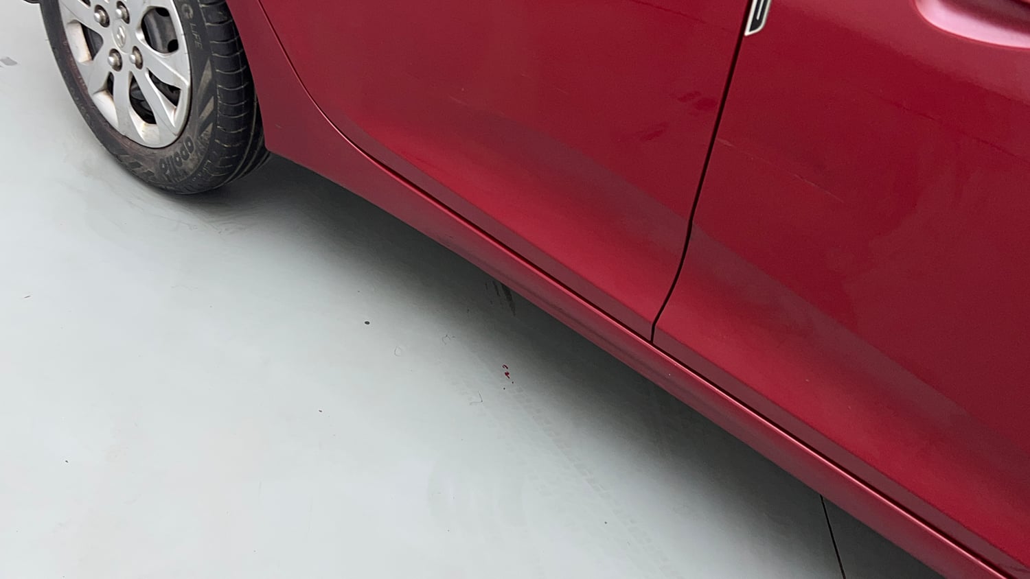 Used 2014 Hyundai Eon Sportz Petrol Manual dents MINOR SCRATCH