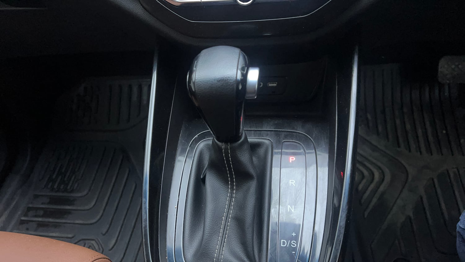 Used 2020 MG Motors Hector Plus Sharp 1.5 DCT Petrol Petrol Automatic interior GEAR  KNOB VIEW