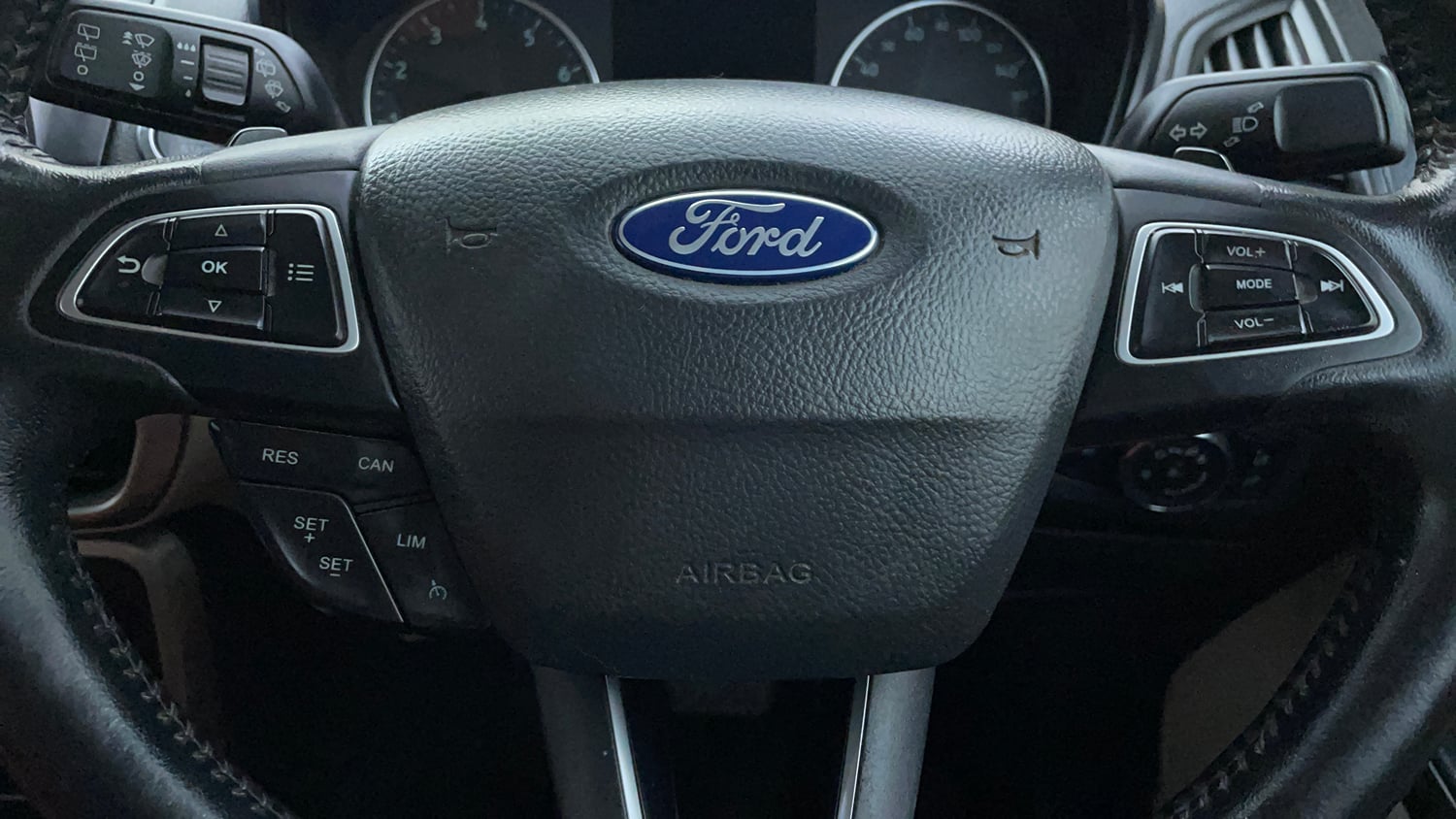 Used 2020 Ford EcoSport Titanium + 1.5L Ti-VCT AT Petrol Automatic top_features Airbags