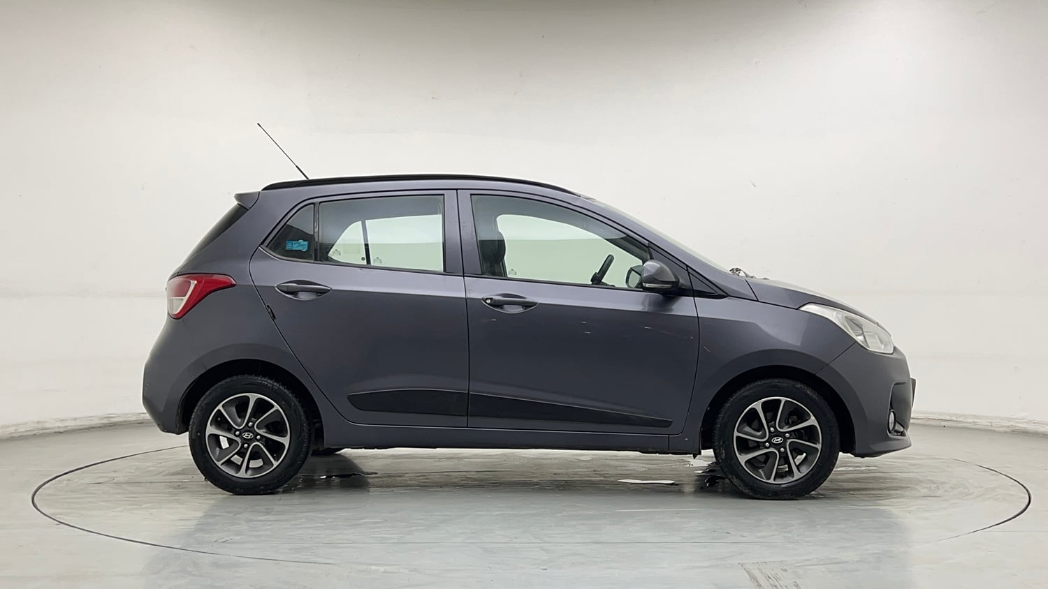 Used 2017 Hyundai Grand i10 Sportz (O) AT 1.2 Kappa VTVT Petrol Automatic exterior RIGHT SIDE VIEW