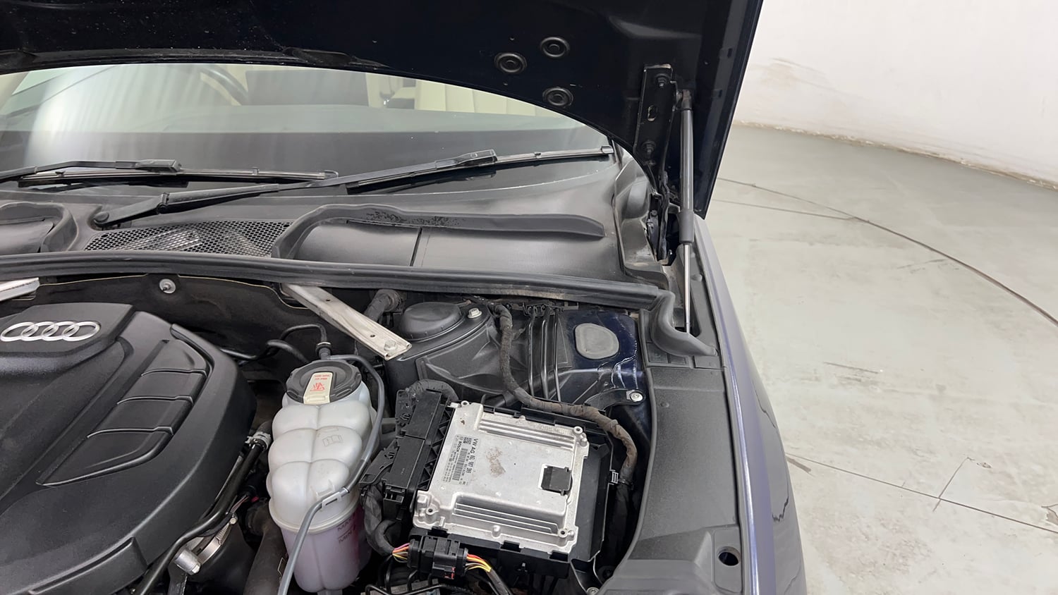 Used 2021 Audi A4 Premium Plus 40 TFSI Petrol Automatic engine ENGINE LEFT SIDE HINGE & APRON VIEW