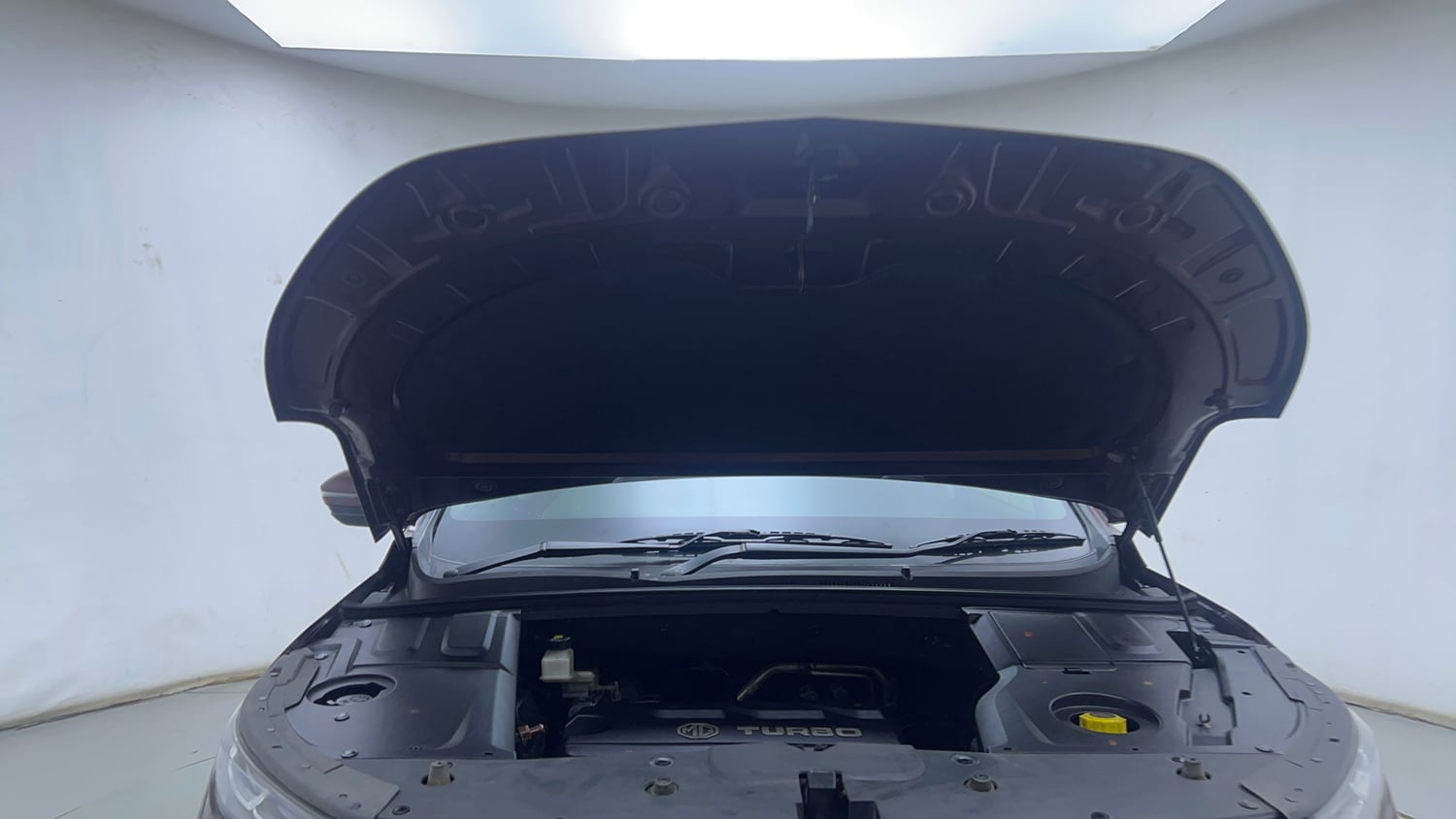 Used 2020 MG Motors Hector Plus Sharp 1.5 DCT Petrol Petrol Automatic engine ENGINE & BONNET OPEN FRONT VIEW