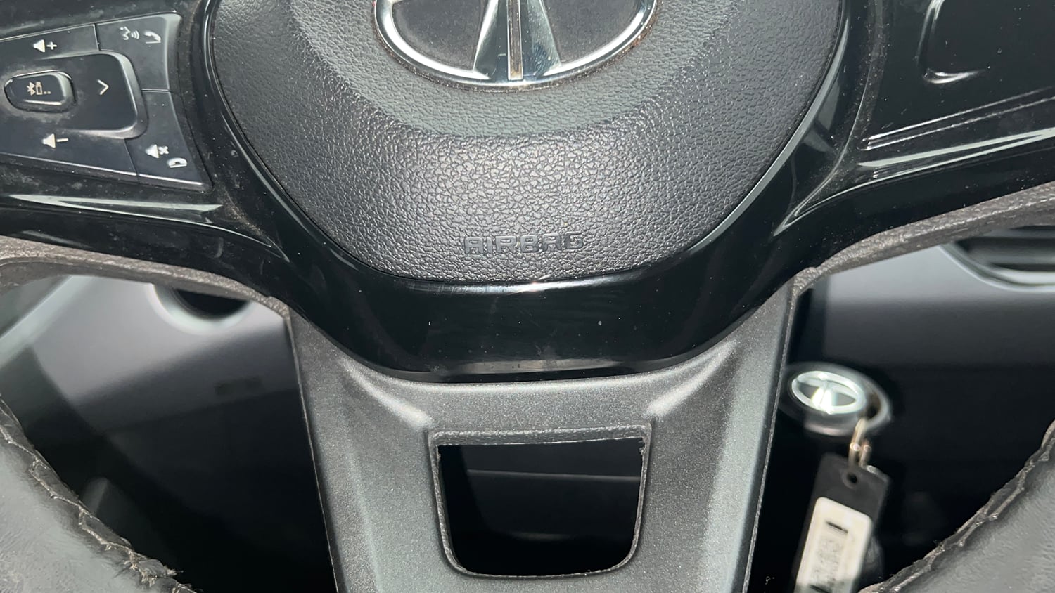 Used 2022 Tata Nexon XM (S) Petrol Manual top_features Airbags