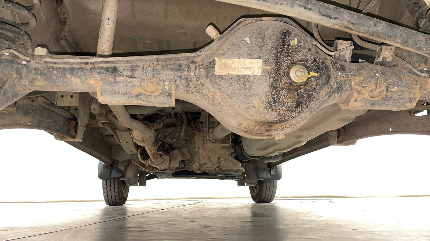 Used 2023 Maruti Suzuki Eeco 5 STR AC Petrol Manual extra REAR UNDERBODY VIEW (TAKEN FROM REAR)