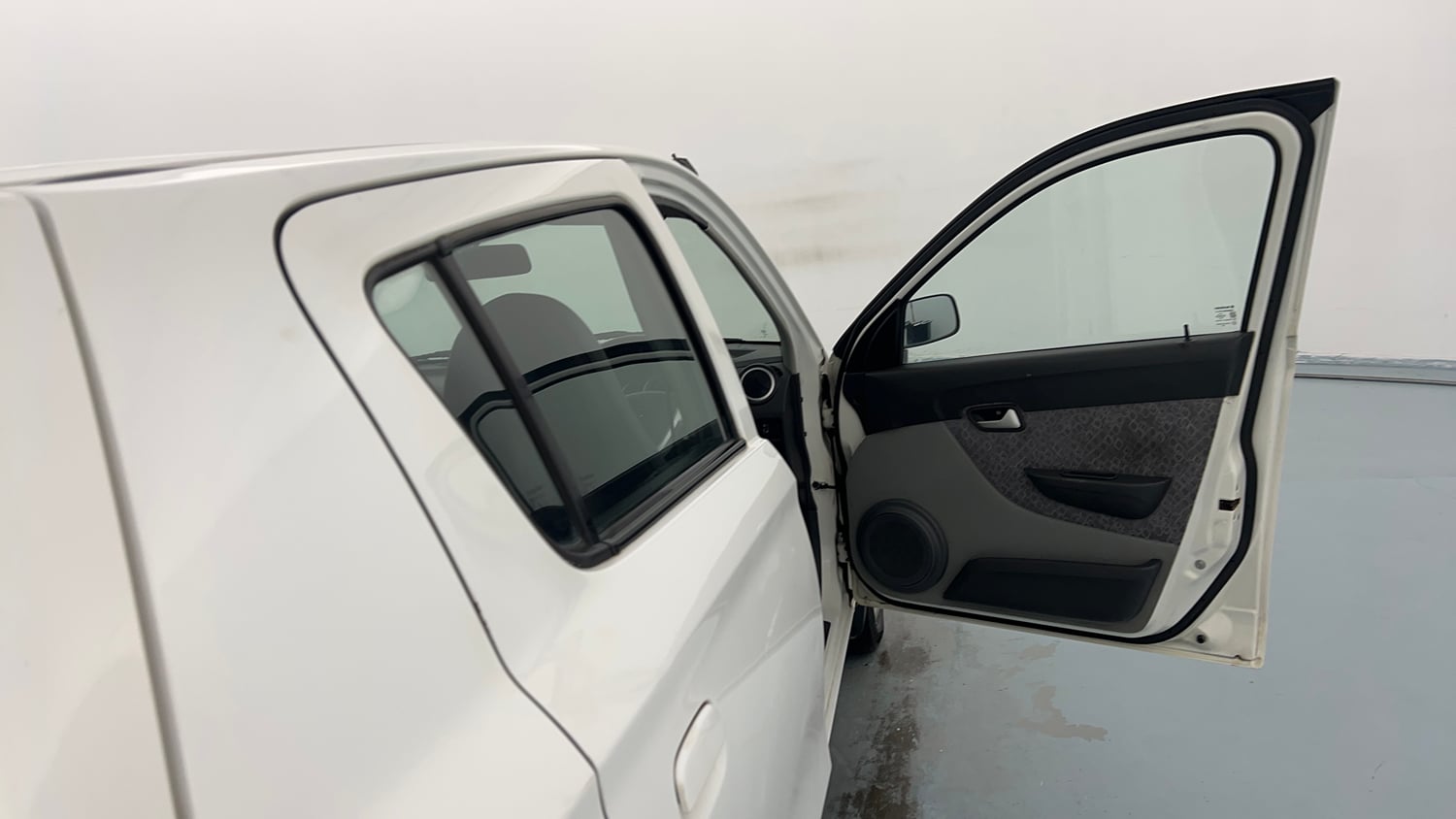 Used 2018 Maruti Suzuki Alto 800 LXi (O) Petrol Manual interior RIGHT FRONT DOOR OPEN VIEW