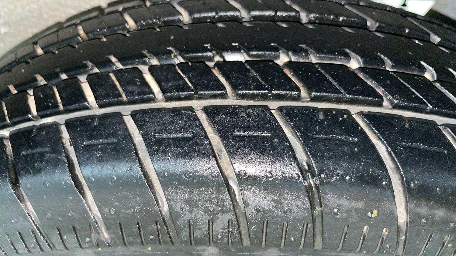 Used 2017 Maruti Suzuki Wagon R 1.0 VXI AMT Petrol Automatic tyres LEFT REAR TYRE TREAD VIEW