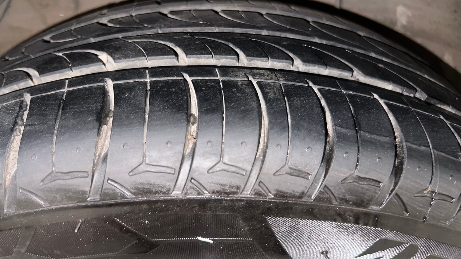 Used 2016 Hyundai Elite i20 Asta 1.2 (O) Petrol Manual tyres RIGHT REAR TYRE TREAD VIEW
