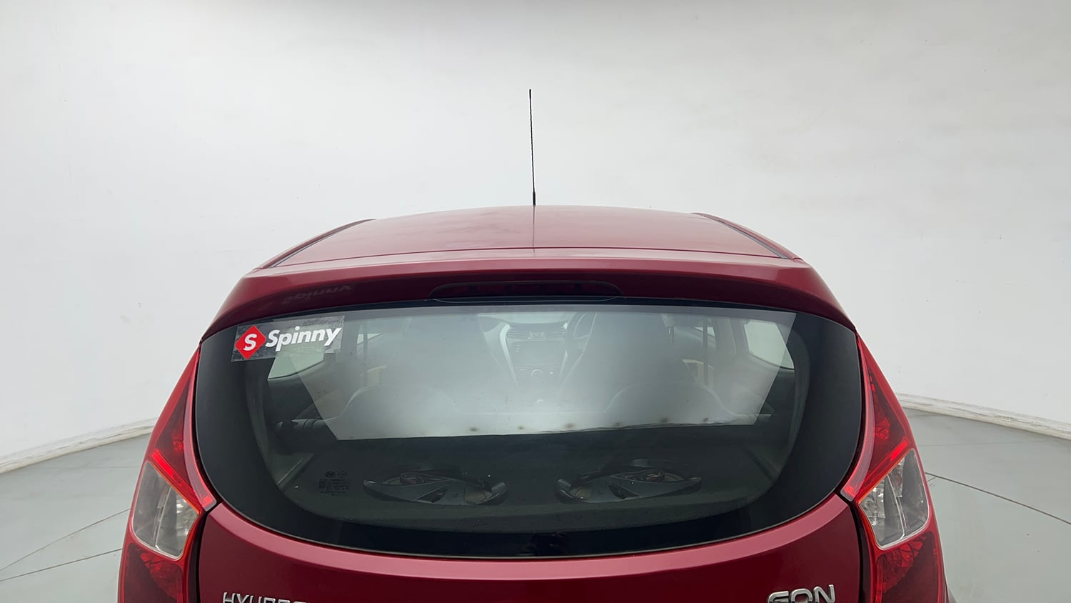 Used 2014 Hyundai Eon Sportz Petrol Manual exterior BACK WINDSHIELD VIEW