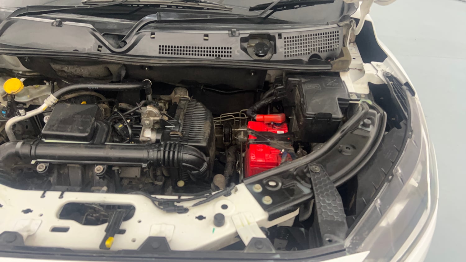 Used 2021 Nissan Magnite XL Petrol Manual engine ENGINE LEFT SIDE VIEW