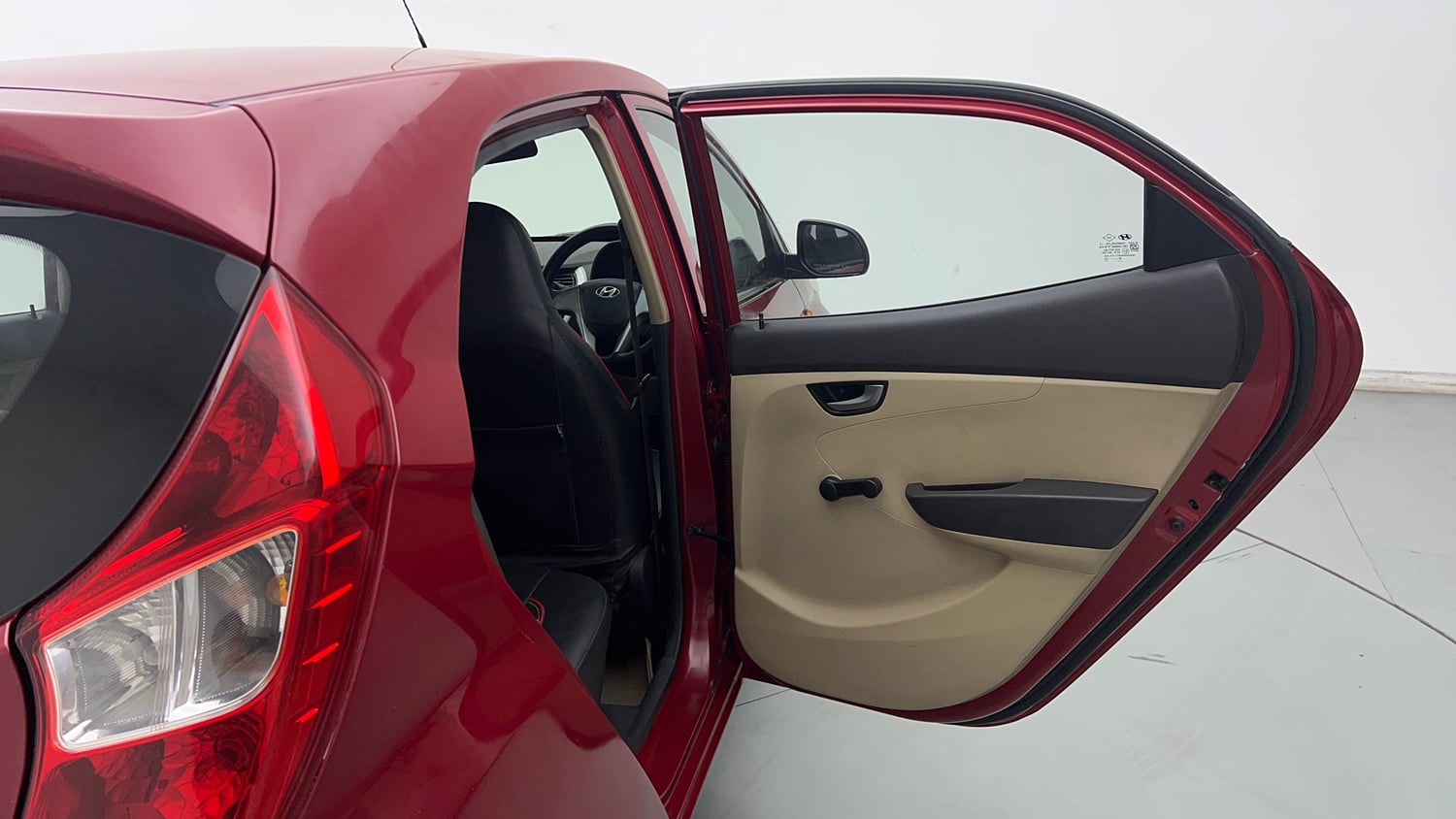 Used 2014 Hyundai Eon Sportz Petrol Manual interior RIGHT REAR DOOR OPEN VIEW