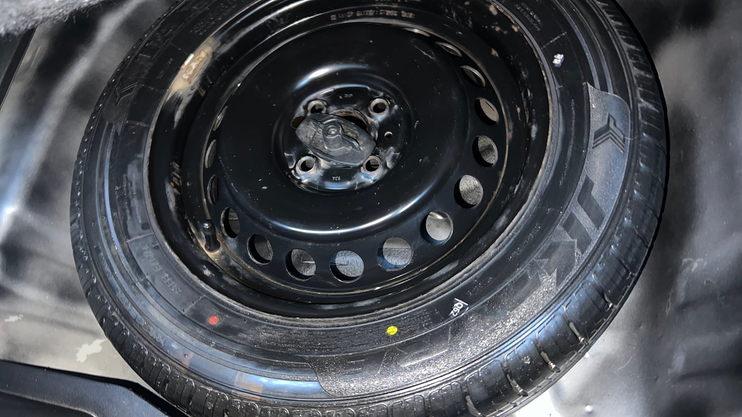 Used 2018 Maruti Suzuki Baleno Delta 1.2 Petrol Manual tyres SPARE TYRE VIEW