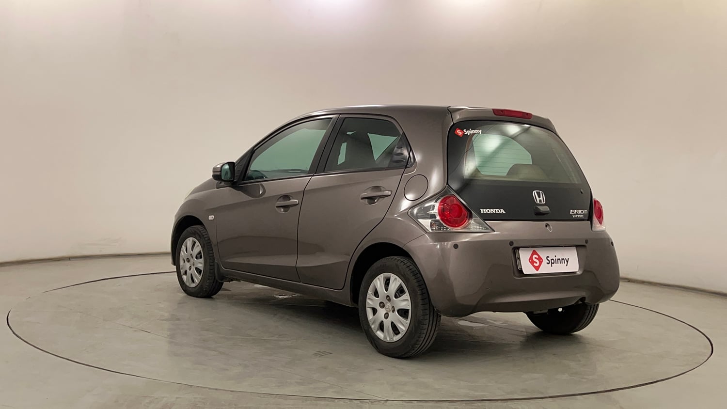 Used 2015 Honda Brio S MT Petrol Manual exterior LEFT REAR CORNER VIEW
