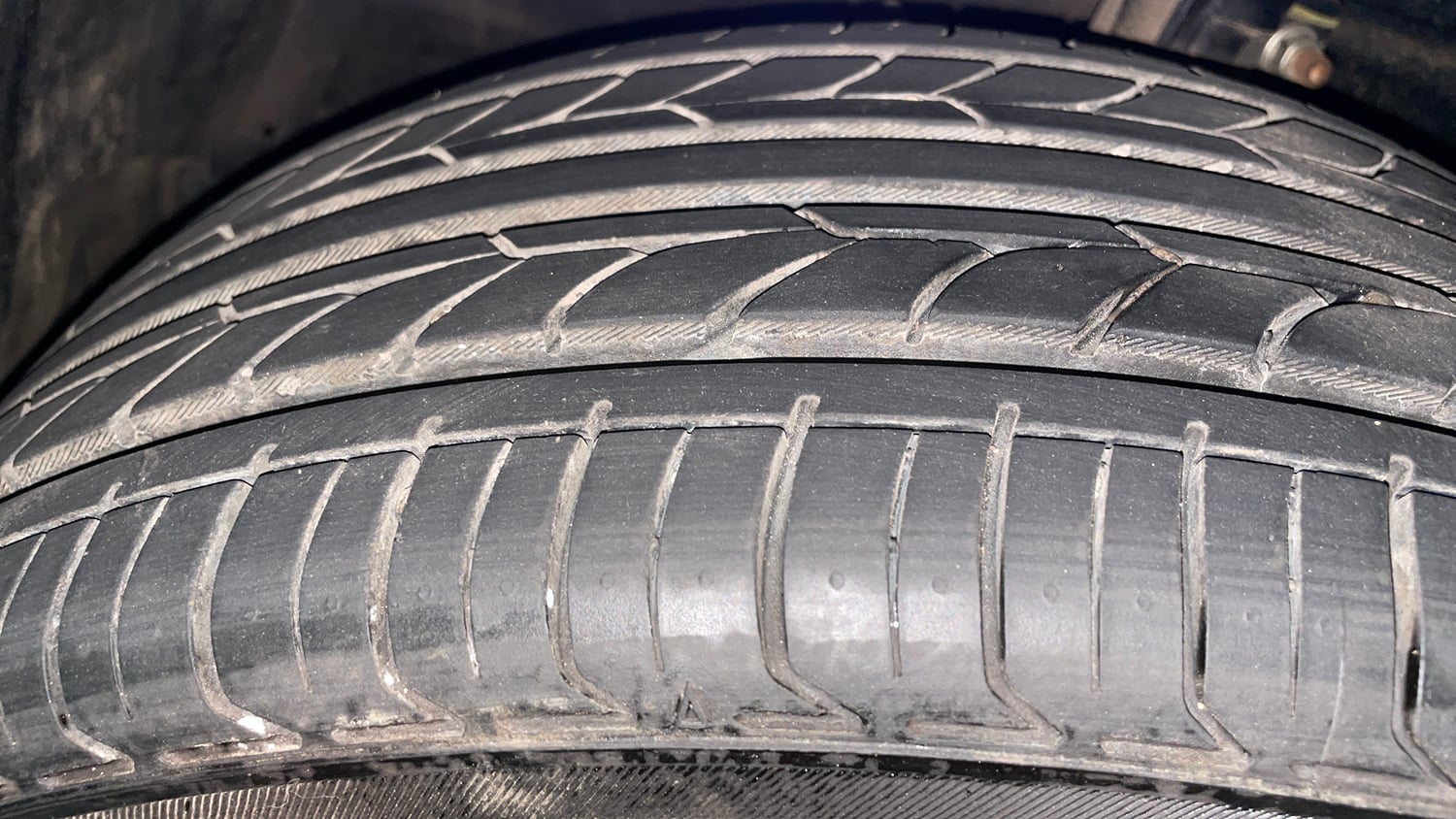 Used 2019 null Petrol Manual tyres LEFT FRONT TYRE TREAD VIEW