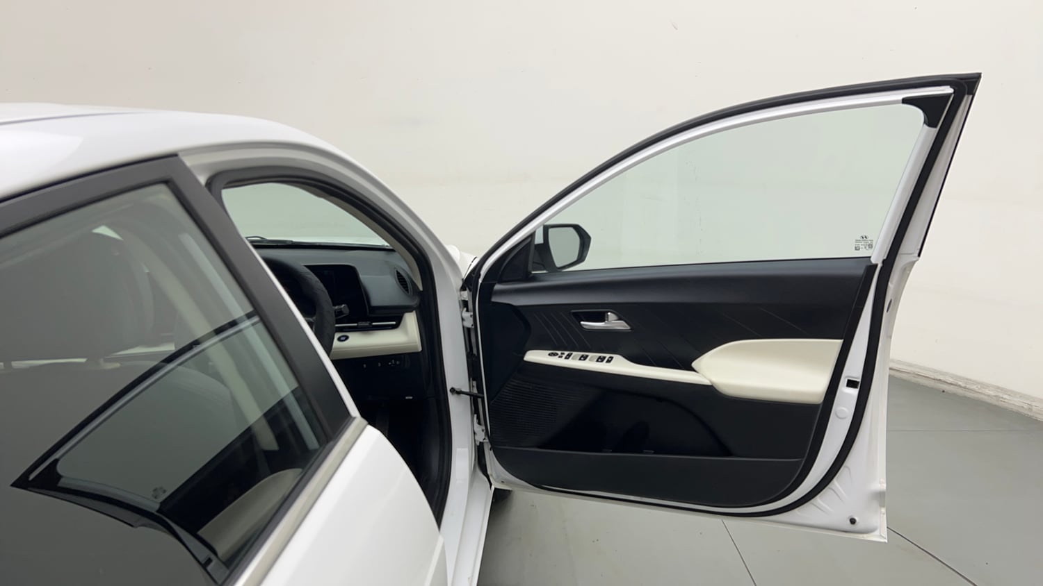 Used 2024 Hyundai Verna SX 1.5 Petrol MT Petrol Manual interior RIGHT FRONT DOOR OPEN VIEW