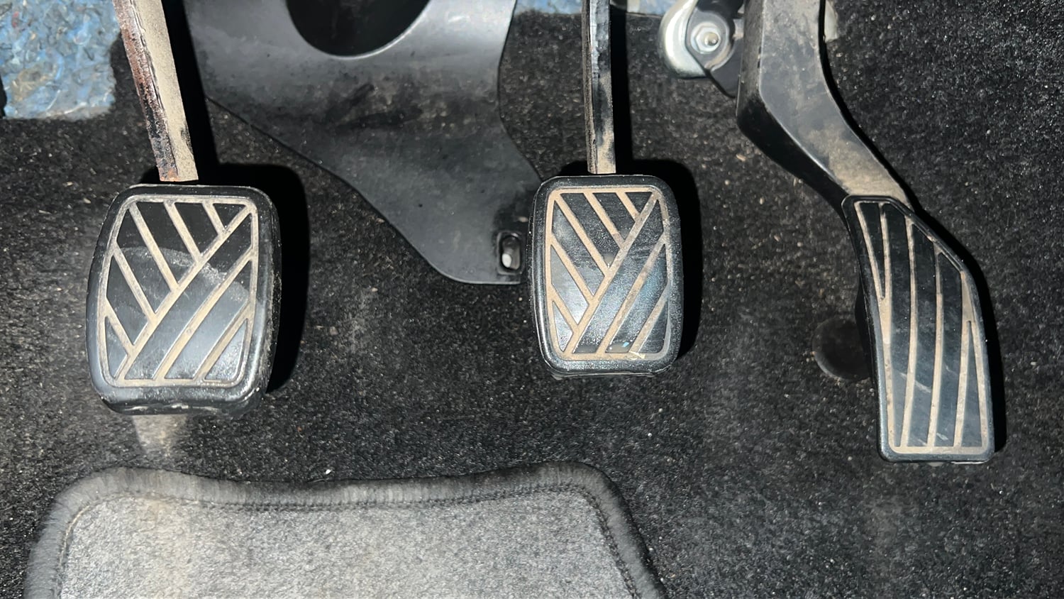 Used 2016 Maruti Suzuki Swift Lxi (O) Petrol Manual interior PEDALS VIEW