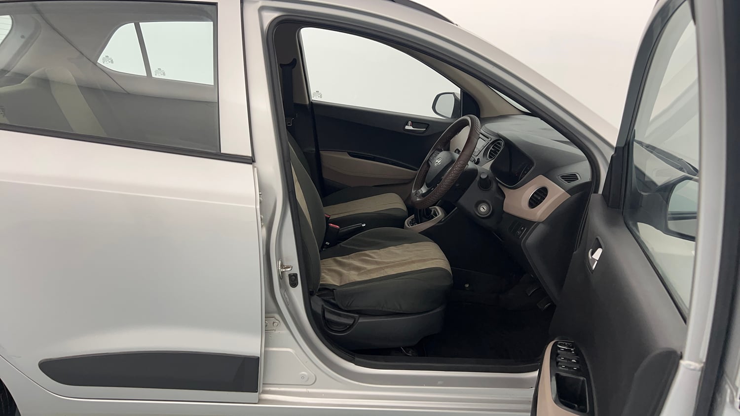 Used 2016 Hyundai Grand i10 Sportz 1.2 Kappa VTVT Petrol Manual interior RIGHT SIDE FRONT DOOR CABIN VIEW