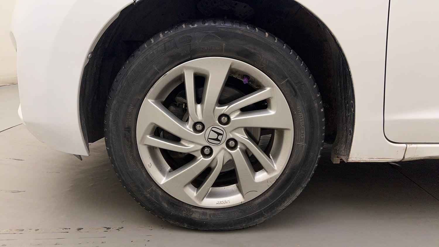 Used 2018 Honda Jazz V AT Petrol Petrol Automatic tyres LEFT FRONT TYRE RIM VIEW