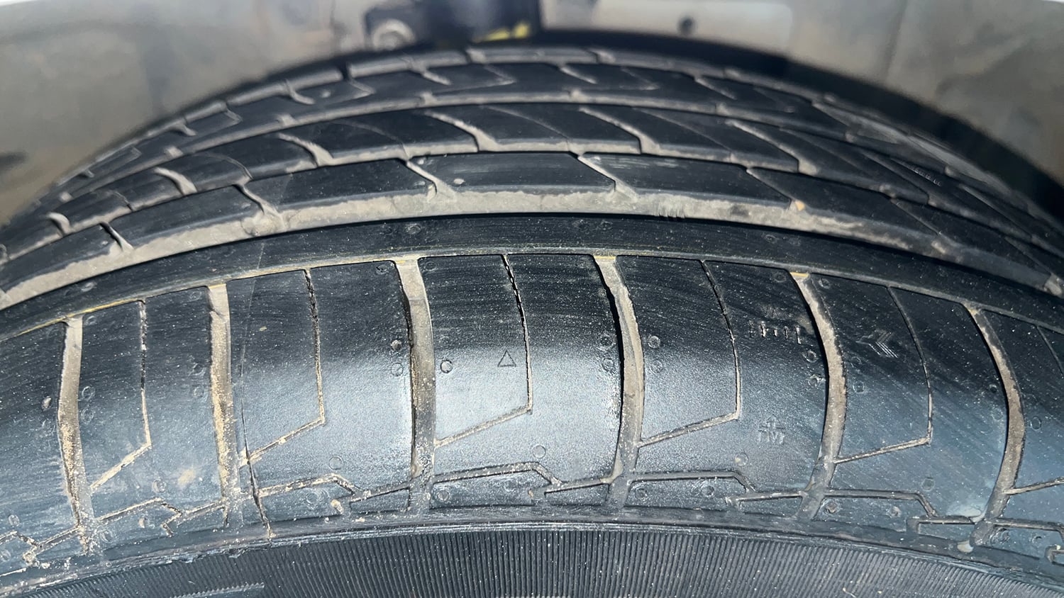 Used 2021 Ford EcoSport Titanium 1.5L Ti-VCT Petrol Manual tyres RIGHT FRONT TYRE TREAD VIEW