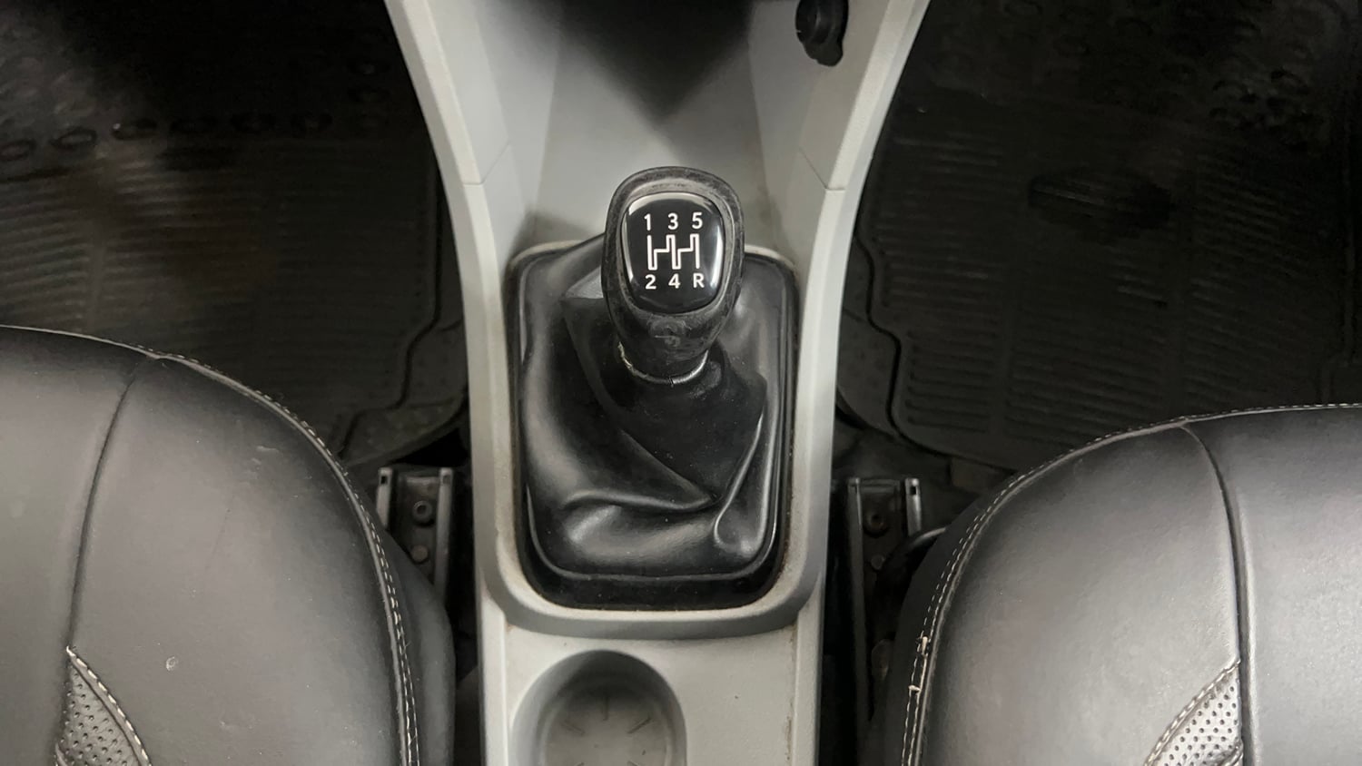 Used 2020 Tata Tiago XZ Plus Petrol Manual interior GEAR  KNOB VIEW
