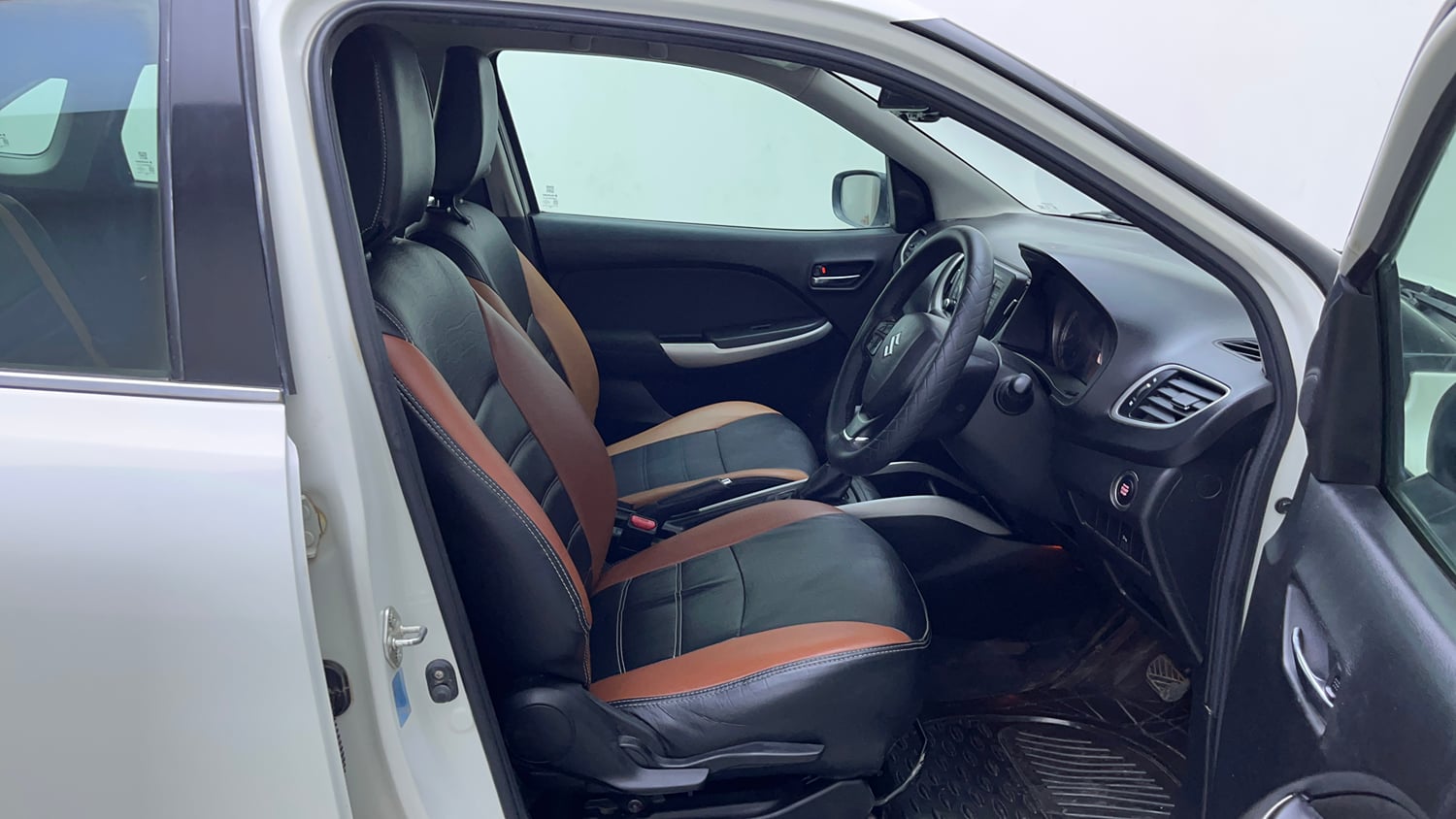 Used 2017 Maruti Suzuki Baleno Zeta 1.2 AT Petrol Automatic interior RIGHT SIDE FRONT DOOR CABIN VIEW