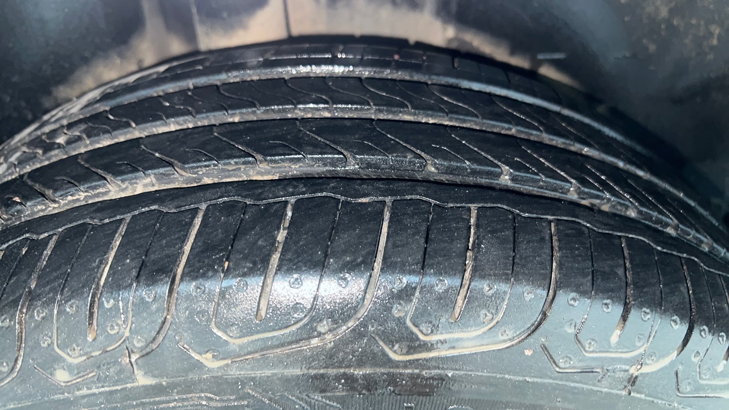 Used 2018 Skoda Rapid Ambition 1.6 MPI AT Petrol Automatic tyres RIGHT REAR TYRE TREAD VIEW