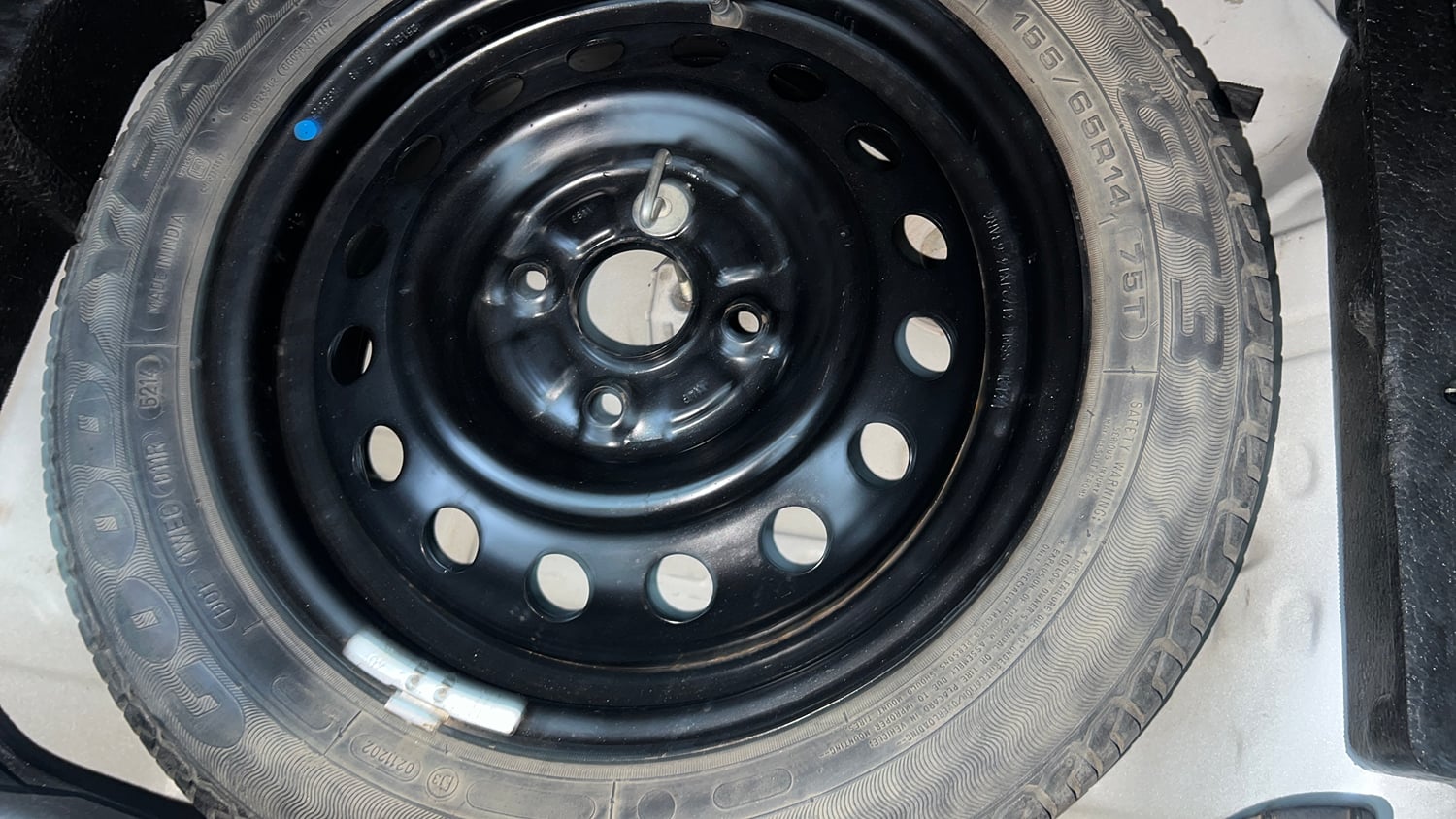 Used 2015 Maruti Suzuki Wagon R VXI Petrol Manual tyres SPARE TYRE VIEW