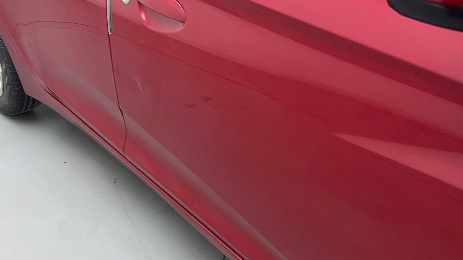 Used 2014 Hyundai Eon Sportz Petrol Manual dents MINOR DENT
