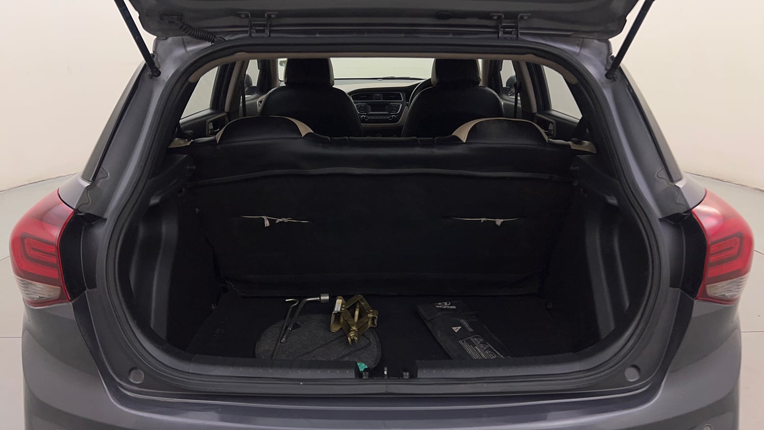 Used 2019 Hyundai Elite i20 Magna Plus 1.2 + CNG (Outside Fitted) Petrol Manual interior DICKY INSIDE VIEW