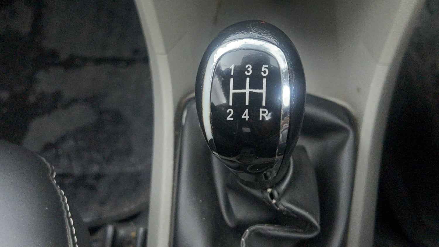 Used 2018 Tata Tiago Revotron XZ Petrol Manual interior GEAR  KNOB VIEW