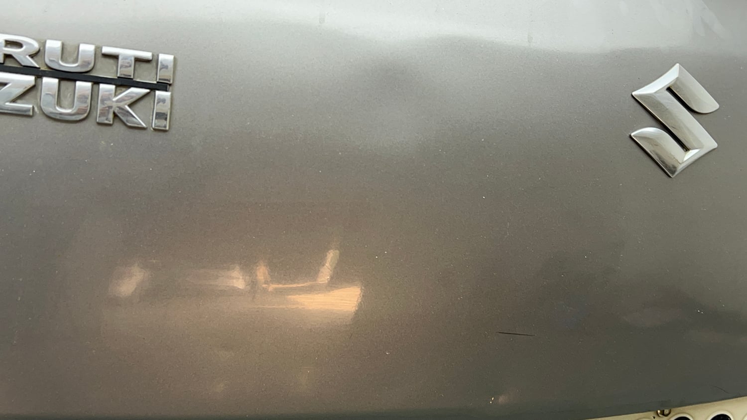 Used 2015 Maruti Suzuki Swift ZXi Petrol Manual dents MINOR DENT