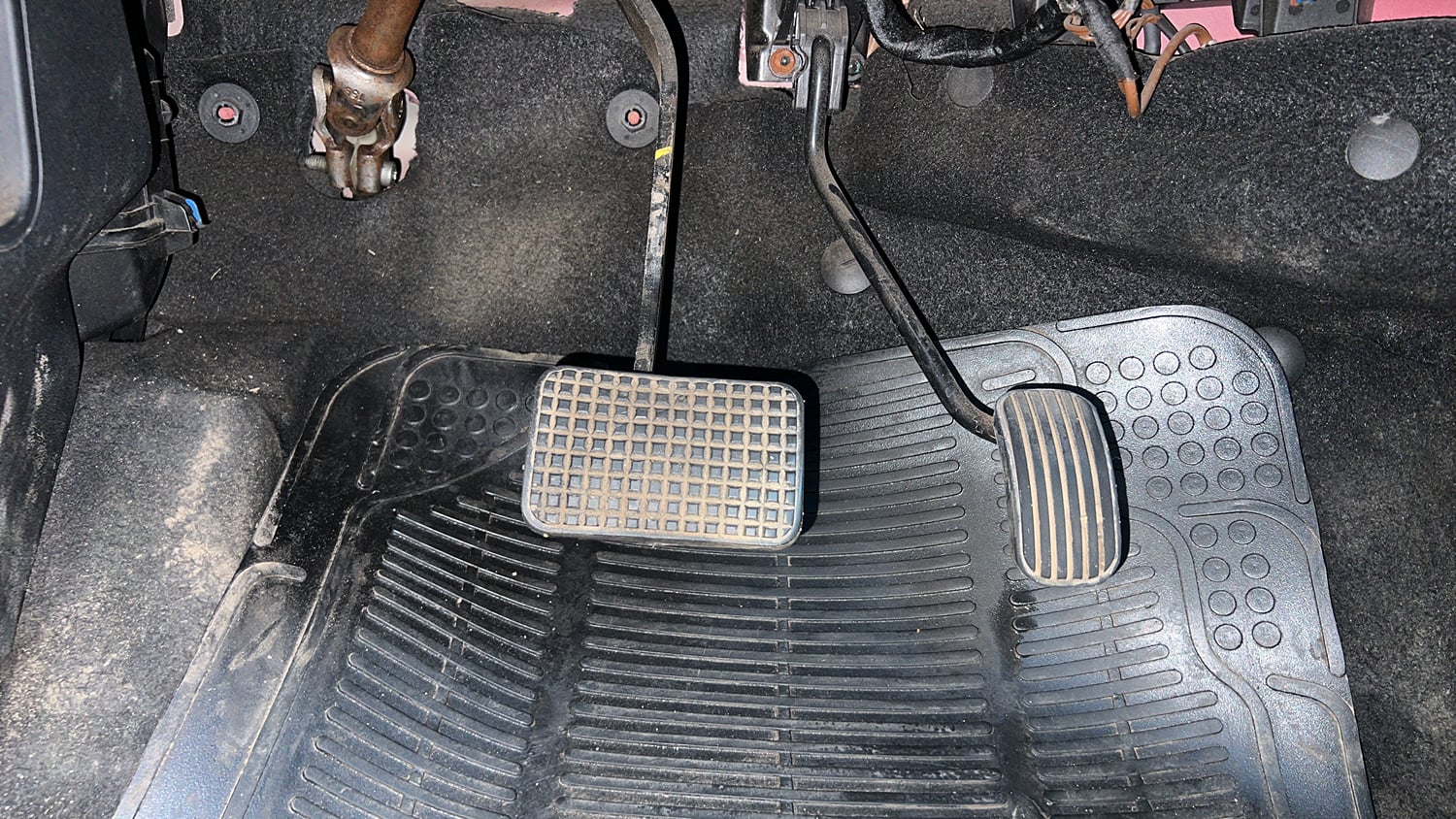 Used 2018 Tata Tiago Revotron XZA Petrol Automatic interior PEDALS VIEW