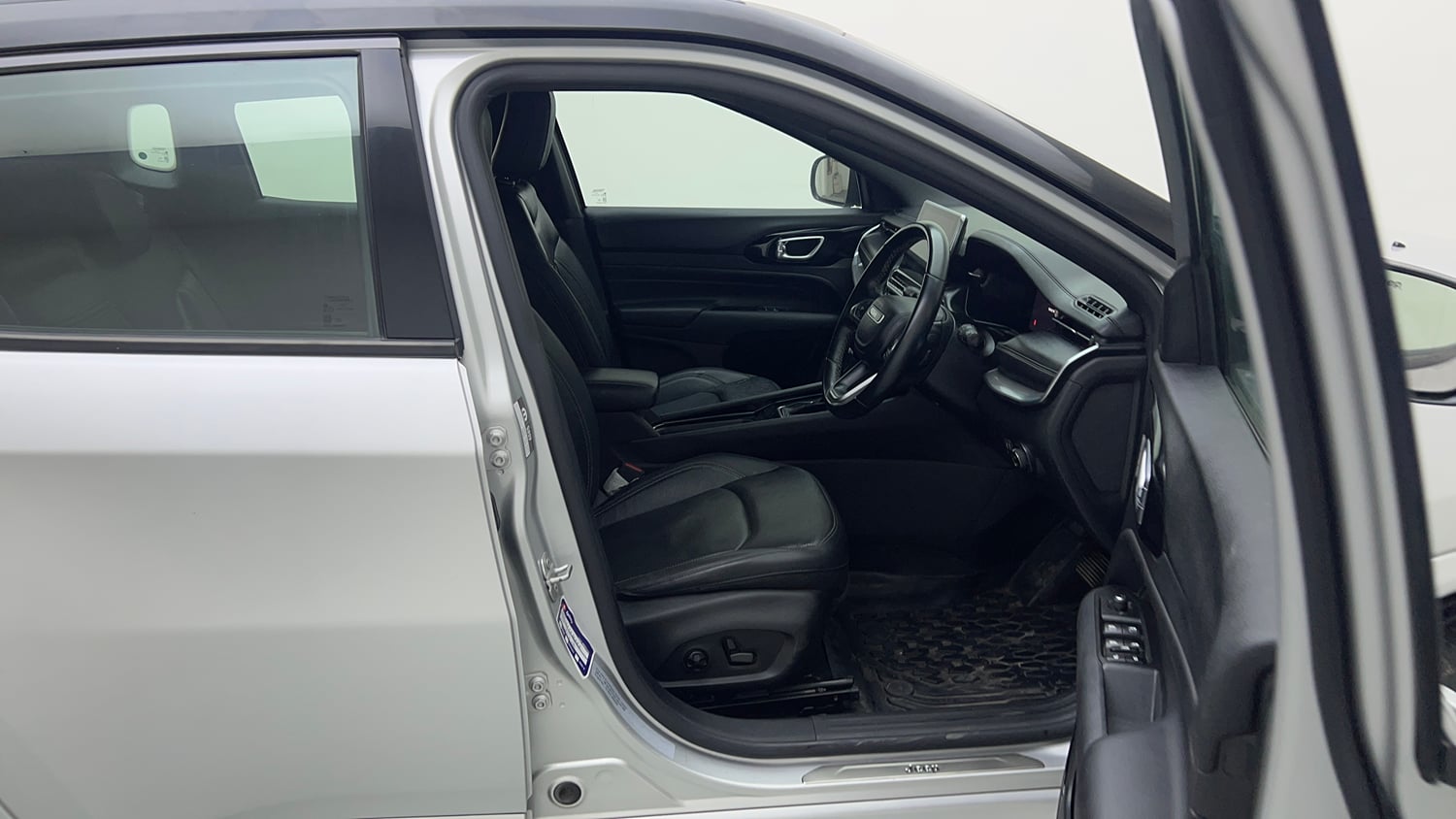 Used 2022 Jeep Compass Model S (O) 1.4 Petrol DCT Petrol Automatic interior RIGHT SIDE FRONT DOOR CABIN VIEW