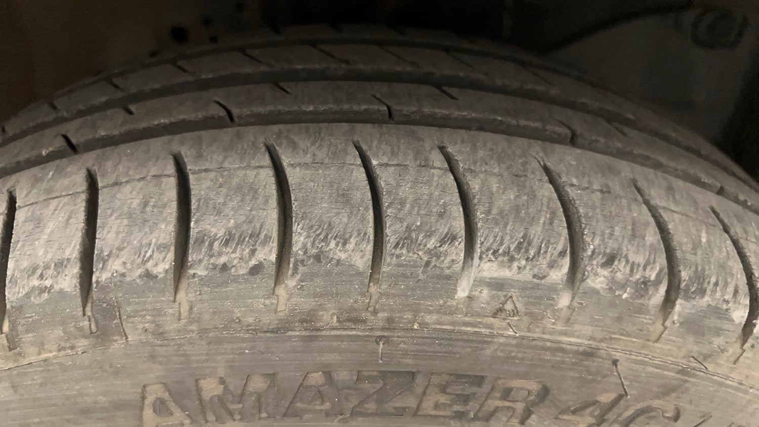 Used 2015 Honda Brio S MT Petrol Manual tyres RIGHT FRONT TYRE TREAD VIEW